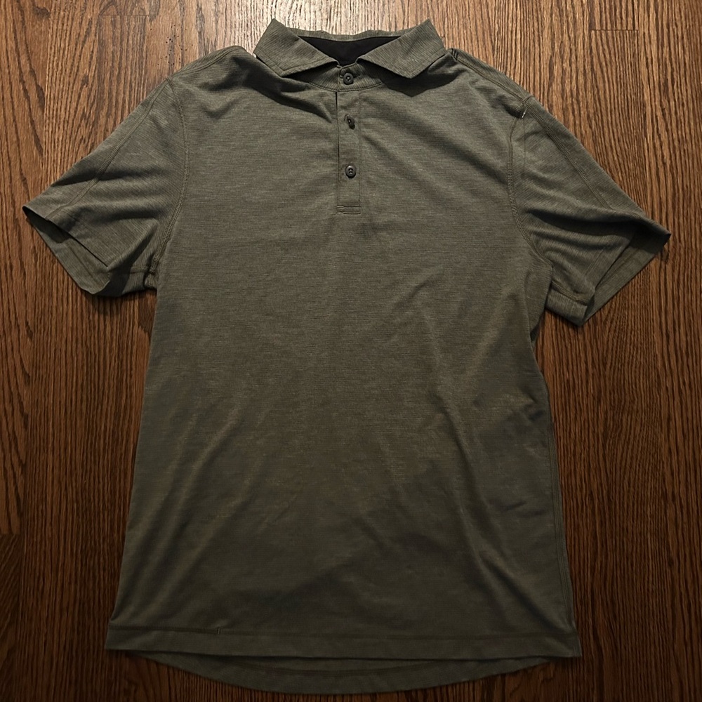 Men’s Lululemon Gray Polo Shirt Size Medium Lightweight Performance Golf Casual